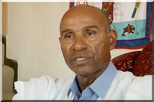 Cheikh Saad Bouh Kamara à la dédicace de L’Afrique : Espérance : «Les hommes ont échoué, cédons la place aux femmes»
