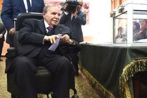 Des universitaires appellent à la destitution de Bouteflika