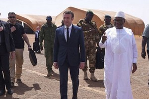 Macron promet un engagement militaire au Mali jusqu'à éradication des terroristes islamistes
