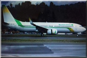 Urgent: la porte du nouvel Boeing 737-800 tombe au décollage