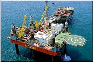 Pétrole: Moscou et Ryad veulent réduire l'offre de pétrole jusqu'en mars 2018