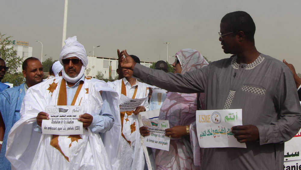 Mauritanie : en grève, les enseignants observent un sit-in devant la présidence