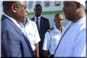 Barrow demande 1000 soldats sénégalais, Macky envoie la moitié