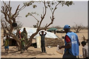 L’UNHCR, le PAM, l’OIM et la Mauritanie accueillent l’Ambassadeur du Japon pour sa première visite du camp de Mbera et des alentours