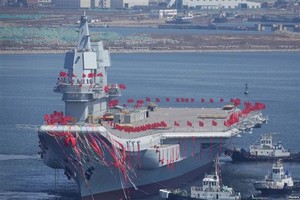 Le 1er porte-avions construit par la Chine entame ses essais en mer