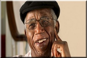 En hommage à Chinua Achebe, l'un des pères de la littérature africaine et dénonciateur de la corruption