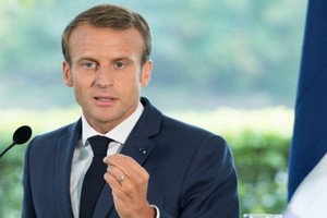 Le Président élu reçoit les félicitations du Président français