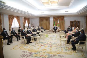 Le Président de la République se réunit avec nos ambassadeurs auprès de pays frères et amis