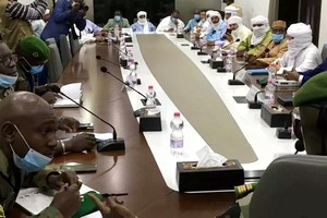Mali: les groupes armés ont rencontré la junte pour préparer les discussions