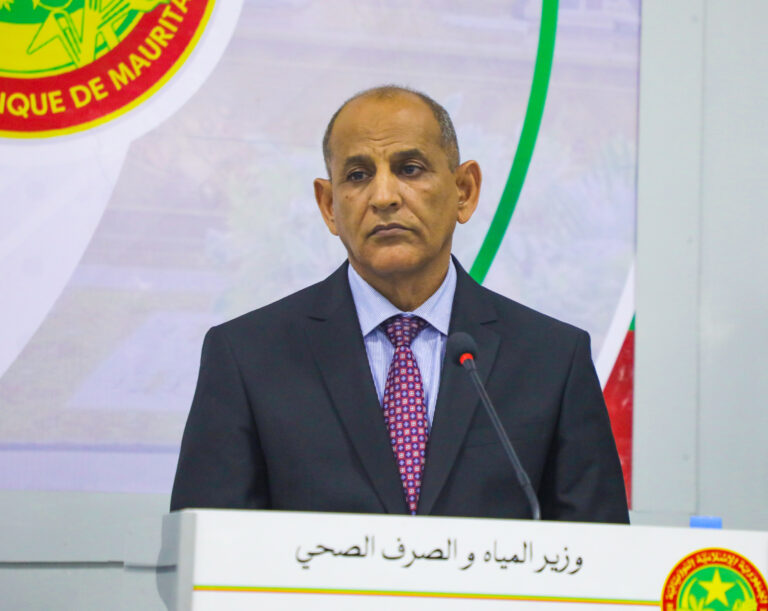 Soif à Nouakchott : le ministre de l’Hydraulique explique les raisons de la situation et fait des annonces