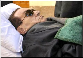  Egypte : l'ancien président, Hosni Moubarak, a fait deux arrêts cardiaques  