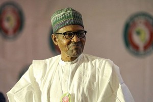 Twitter supprime un tweet du président du Nigéria, le Nigéria bannit Twitter