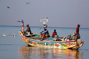 Sénégal : une mystérieuse maladie frappe des pêcheurs, les autorités envisagent une 