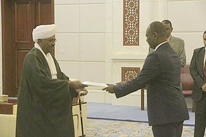 Notre ambassadeur à Khartoum présente ses lettres de créance