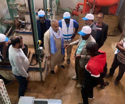Le directeur général de la SNDE, Hamza Thiam, effectue une visite au projet d'extension de l'eau de Nouadhibou