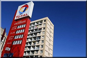 Total: le bénéfice recule au 2e trimestre, l'objectif d'économies sera dépassé