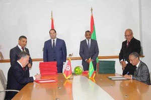 20 accords et mémorandums signés, au terme de la visite de Chahed en Mauritanie
