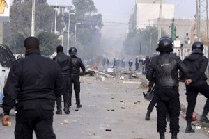 Manifestations en Tunisie : plus de 200 arrestations après une deuxième nuit de heurts