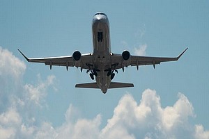 Coronavirus : il éternue en vol, des passagers paniquent et exigent que l'avion se pose