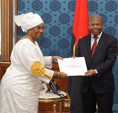 Le Président de la République, Président de l’UA, adresse un message au Président angolais