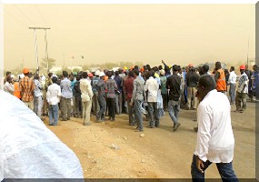 Les travailleurs de la MCM entrent en grève illimitée - [Reportage photos]. 