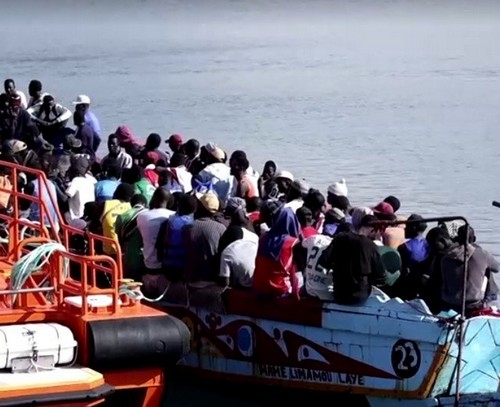 Près de 3 000 arrivées aux Canaries en août : les ONG, débordées, demandent l’aide de l’État