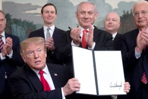 Trump signe le décret reconnaissant la souveraineté d'Israël sur le Golan