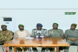 Mali: les militaires mutins appellent à une transition civile et à des élections 