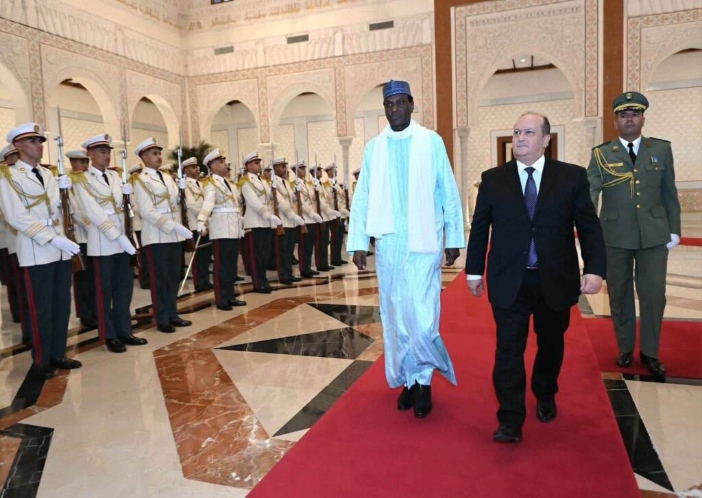 Algérie-Niger: Le premier ministre nigérien à Alger pour une visite de deux jours