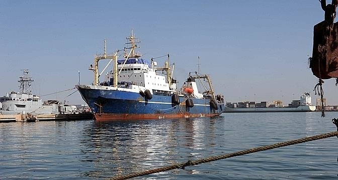 Pêche : dans les eaux sénégalaises, un bateau-usine russe sème le trouble