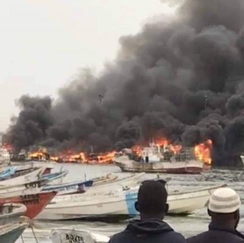 Nouadhibou : un incendie éclate au port artisanal 
