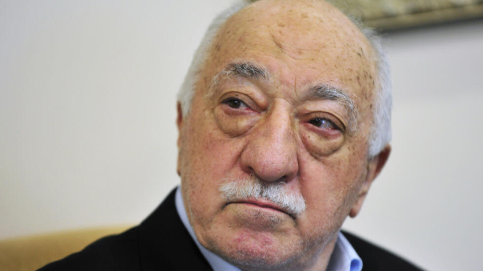 Le prédicateur turc Fethullah Gülen, ennemi juré d'Erdogan, est mort