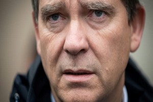 Montebourg veut bloquer les transferts d’argent vers les pays qui ne rapatrient pas leurs ressortissants 