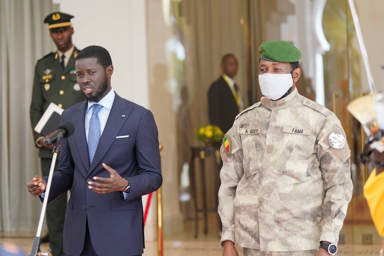 Au Mali, le président sénégalais prône le dialogue entre l'Alliance des États du Sahel et la Cédéao