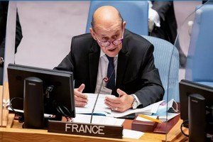 L'Union européenne prête à soutenir des sanctions contre la société Wagner, dit Le Drian