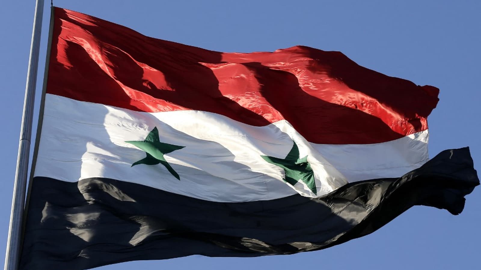 La télévision d'État syrienne rapporte des raids israéliens sur les aéroports de Damas et d'Alep