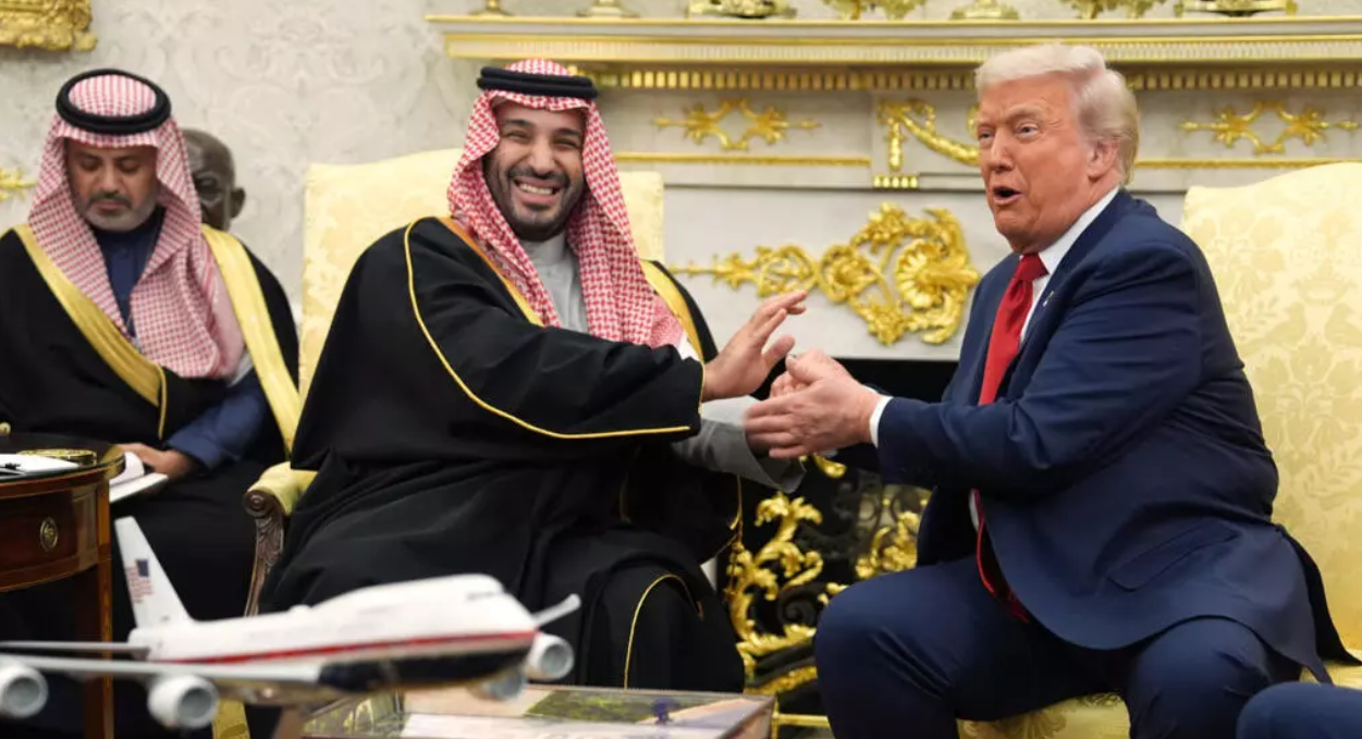 «Énorme erreur», «une personne controversée»: Trump défend ben Salman sur le meurtre de Khashoggi