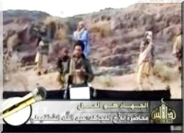 Plusieurs Mauritaniens animent une vidéo d'Aqmi. 