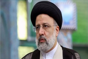 Iran: l'ultraconservateur Ebrahim Raïssi investi président