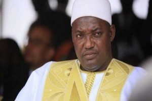 Gambie : l'opposition manifeste contre la réélection d'Adama Barrow