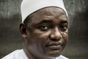 Gambie : Adama Barrow sous pression, un an après la chute de Yahya Jammeh 