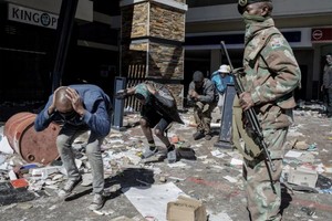 Le bilan des violences en Afrique du Sud passe à 72 morts