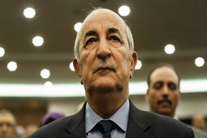 Algérie: mal élu et décrié, le président Tebboune est entré en fonction 