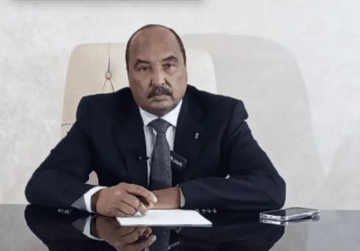 L’ancien président Aziz révèle dans un direct ses regrets et ses ambitions… 