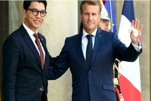 Le président malgache reçu à Paris par Emmanuel Macron pour un début d'apaisement