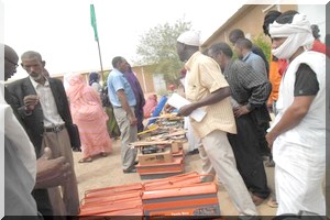 Atar : Le programme d’appui AFD/UE à l’apprentissage distribue outillage et allocations [PhotoReportage]