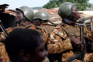 À la Une: l'armée malienne une nouvelle fois endeuillée