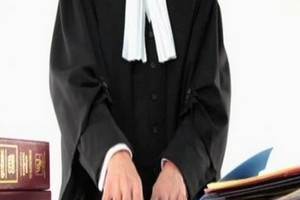 Un avocat surpris par le contrat signé par le ministère des finances avec 60 avocats sans respect de la commande publique