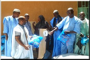 World Vision Bababé offre au Centre de Santé un important lot de moustiquaires, de balances-salter et de toises - [PhotoReportage]