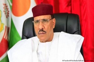 Mali: Bamako proteste contre les propos critiques du président nigérien envers les militaires putschistes